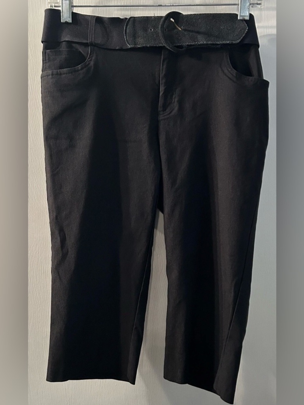 Women's Black Stretch Soho Apparel LTD Black Dress Capri’s Size 6P